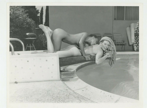 Playful Lesbian Women 1988 Poolside Frolic Gourmet 8x10 Original Photo Girls J7205